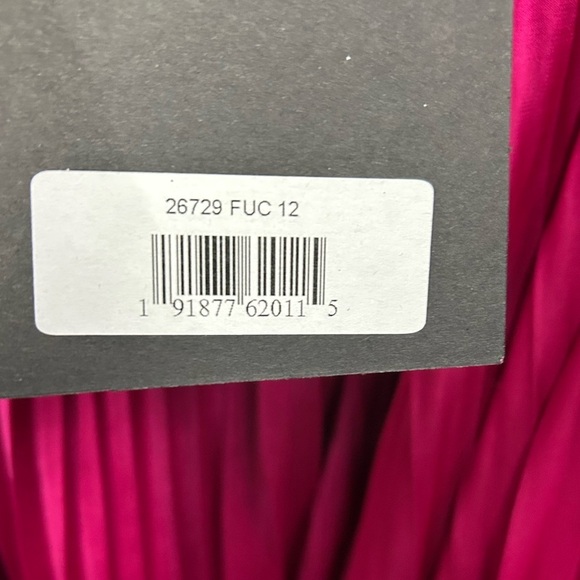 IEENA FOR MAC DUGGAL 26729 NWT
Pleated Ruffled Cap Sleeve Cut Out Lace Up Gown - Picture 6 of 6